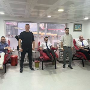 Samsun Aile ve Sosyal Hizmetler İl Müdürü ve Personeli, Kızılay'a Kan Bağışında Bulundu - fotoğraf 2