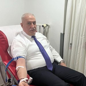 Samsun Aile ve Sosyal Hizmetler İl Müdürü ve Personeli, Kızılay'a Kan Bağışında Bulundu - fotoğraf 3