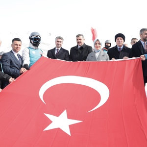 Bakanımız Mahinur Özdemir Göktaş: “Türkiye'de ilk kez yapılan Yaşlı Profili Araştırması kapsamında 22 bin 640 hanede 9 başlıkta yüz yüze görüşmeler gerçekleştirdik” - fotoğraf 8