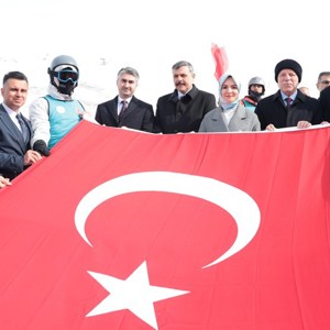 Bakanımız Mahinur Özdemir Göktaş: “Türkiye'de ilk kez yapılan Yaşlı Profili Araştırması kapsamında 22 bin 640 hanede 9 başlıkta yüz yüze görüşmeler gerçekleştirdik” - fotoğraf 8