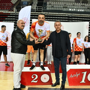 İl Müdürlüğümüzde Sosyal Etkinlikler Kapsamında Yapılan Voleybol Turnuvası Sona Erdi - fotoğraf 3
