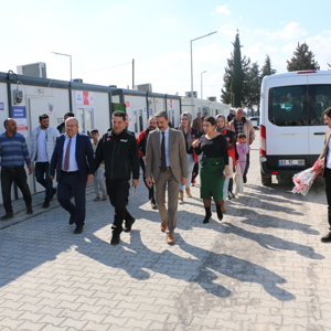 8 Mart Dolayısıyla Depremde Evlerini Kaybeden Depremzede Ailelerimizi Ziyaret Ettik. - fotoğraf 4