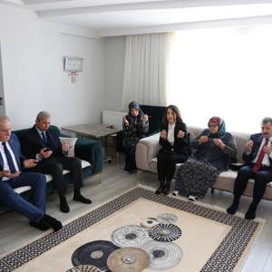 Şehit ve Gazilerimizin Anneleri Ziyaret Edildi - fotoğraf 5
