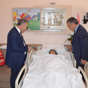 İl Müdürümüz Mahmut ÖZDEMİR Sağlık Sorunları Yaşayan Çocuğumuzu Ziyaret Etti - fotoğraf 2