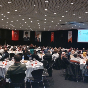 Valimiz Hulusi ŞAHİN ile eşi Ebru ŞAHİN Hanımefendi ev sahipliğinde Koruyucu Ailelerimiz ve Çocuklarımızla iftar programında buluştuk - fotoğraf 10