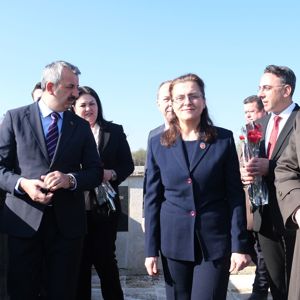 18 Mart Şehitleri Anma Günü ve Çanakkale Deniz Zaferi dolayısı ile Anma Programı düzenlendi. - fotoğraf 3