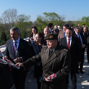 18 Mart Şehitleri Anma Günü ve Çanakkale Deniz Zaferi dolayısı ile Anma Programı düzenlendi. - fotoğraf 4