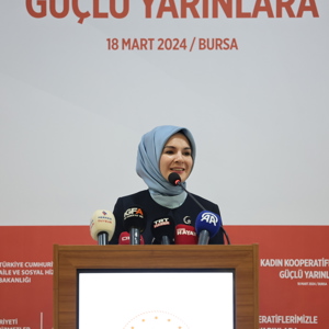 Bakanımız Mahinur Özdemir Göktaş Bursa'da Kadın Kooperatiflerinin Temsilcileriyle Buluştu - fotoğraf 1