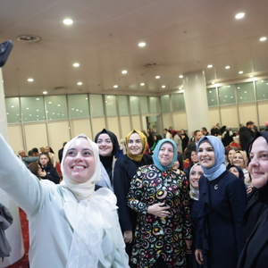 Bakanımız Mahinur Özdemir Göktaş Bursa'da Kadın Kooperatiflerinin Temsilcileriyle Buluştu - fotoğraf 4