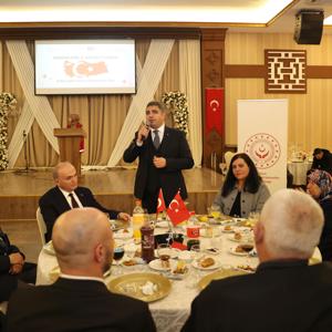 18 Mart Şehitleri Anma Günü Ve Çanakkale Deniz Zaferinin 109. Yılında Şehit Ailelerimiz, Gazilerimiz Ve Aileleri Onuruna İftar Programı Düzenlendi. - fotoğraf 5
