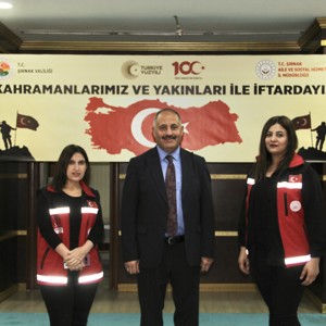 "Kahramanlarımız ve Yakınları ile İftardayız" Programı Düzenlendi - fotoğraf 4
