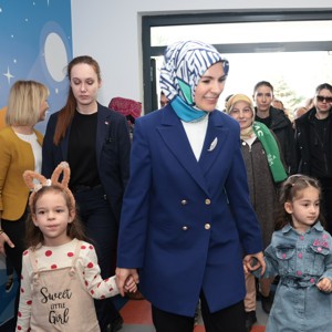 Bakanımız Göktaş, Bursa'da Huzurevi ve Alzaymır Hizmet Birimi ile “Aile Destek Merkezi ve Ana Kucağı"nın Açılışlarını Gerçekleştirdi - fotoğraf 2