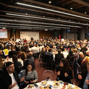 Valimiz Orhan Tavlı, İftar Yemeğinde Şehit Yakınları ve Gazilerle Bir Araya Geldi  - fotoğraf 3