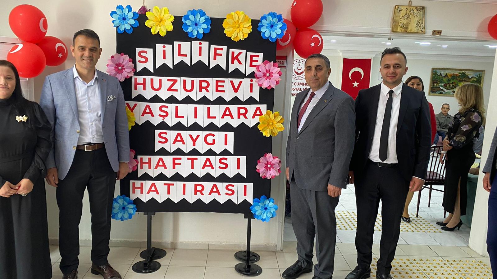 İlçe Kaymakamı  Abdullah ASLANER ve paydaş kurum müdürlerinin katılımı ile #SilifkeHuzurevi büyüklerimizin el emeklerinden oluşan ürünlerin sergilendiği 18-24 Mart Yaşlılara Saygı Haftası programında bir araya geldik.