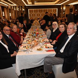 Valiliğimiz Himayelerinde Şehit Ailelerimiz ve Gazilerimizle İftar Yemeğinde Bir Araya Geldik - fotoğraf 4