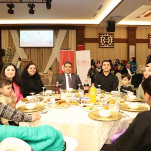 Dünya Yetimler Günü Münasebetiyle İftar Programı Düzenlendi. - fotoğraf 2