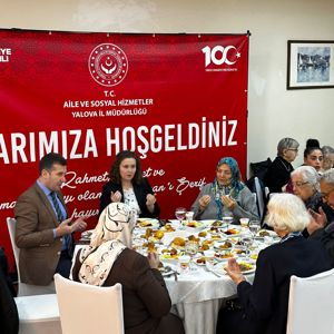 Vali Yardımcımız İdil ÖZDEMİR DOĞAN ve İl Müdürümüz Arif LAÇİN Yaşlılarımızla İftar Programında Bir Araya Geldi - fotoğraf 5