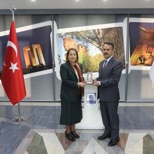 Bakan Yardımcımız Sayın Sevim SAYIM MADAK, Çanakkale Valiliğini Ziyaret Etti - fotoğraf 1