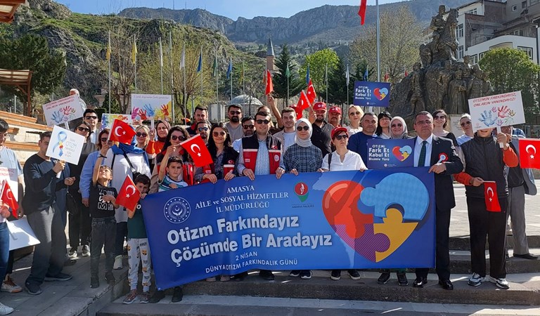 2 Nisan Dünya Otizm Farkındalık Günü'nde #AmasyaOtizmDerneği ile birlikte Yavuz Selim Meydanı'nda etkinlikler düzenledik.