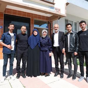 Bakanımız Göktaş, devlet desteğindeki çocuklarla huzurevini ziyaret ederek yaşlılarla bayramlaştı - fotoğraf 6