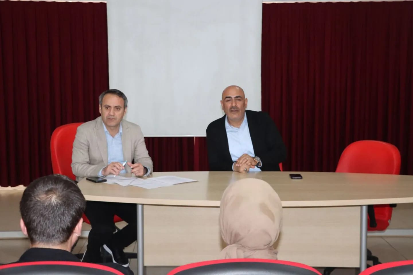 İl Müdürümüz Abdulbari AKSOY ve İl Müdür Yardımcısı Orhan VARAN ile birlikte Sosyal Ekonomik Destek Hizmet Biriminde görev yapan çalışma arkadaşlarımızla birimin iş ve işlemleri hakkında istişarede bulundular.