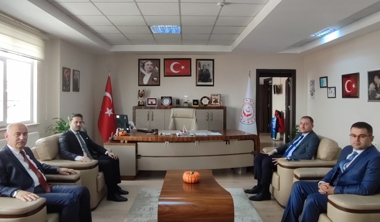 İl Müdürümüz Hüseyin Güçlü, Bakanlığımız Engelli Bakım Hizmetleri Daire Başkanı Ertan Erdoğan ve beraberindeki heyet ile bir araya geldi