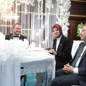 Aile ve Sosyal Hizmetler Bakanımız Göktaş Şırnak'ta devlet korumasında yetişen il müdürünün mutluluğuna ortak oldu - fotoğraf 1