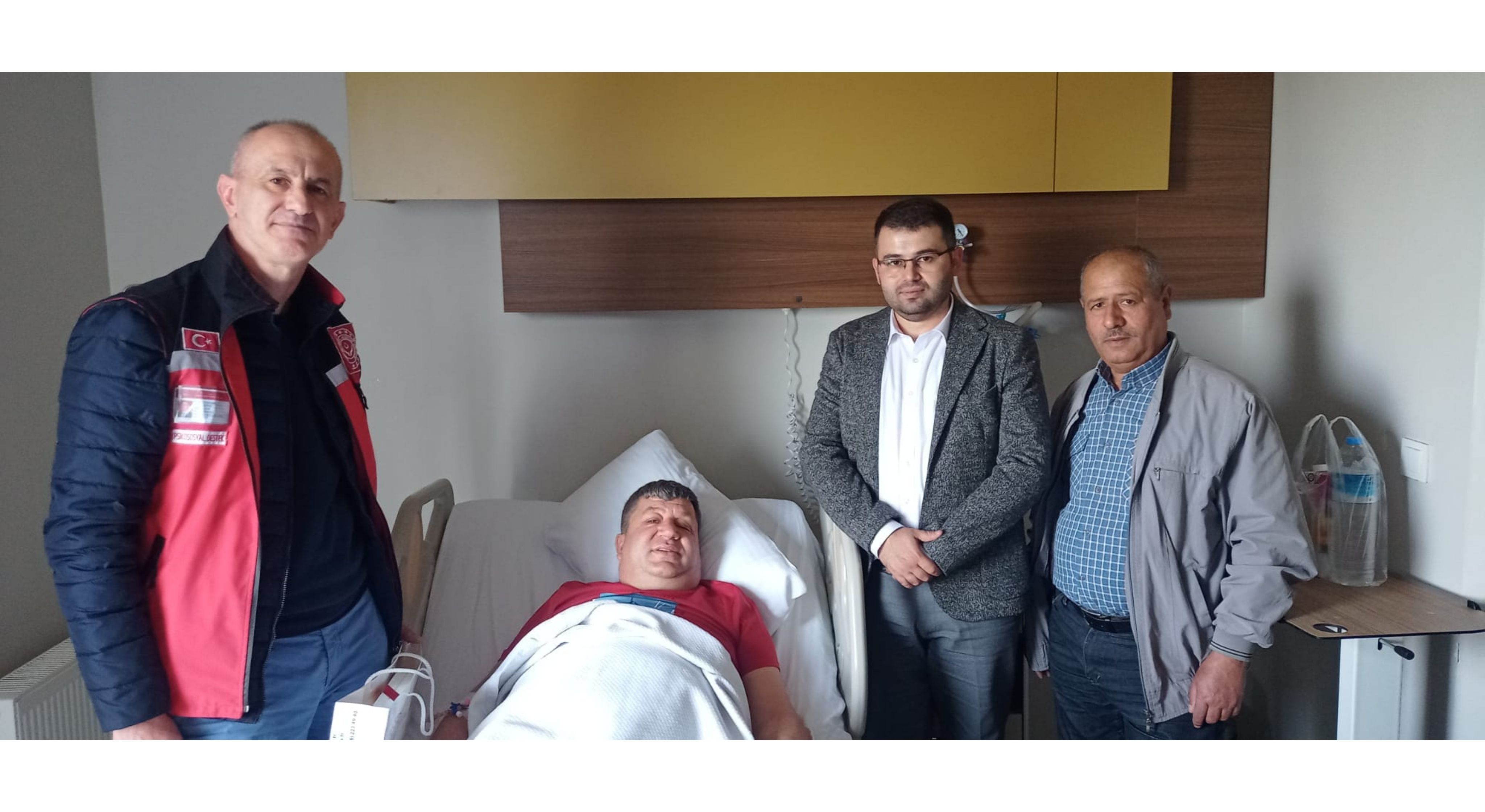 Gazi J.Uzm.Çvş. Emrah Çilenger'i Meddem Hastanesinde ziyarette bulunduk.