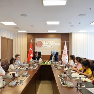 Aile ve Sosyal Hizmetler Bakanımız Göktaş, koltuğunu şehit kızı Elif Naz’a devretti - fotoğraf 7
