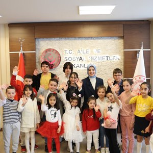 Aile ve Sosyal Hizmetler Bakanımız Göktaş, koltuğunu şehit kızı Elif Naz’a devretti - fotoğraf 4