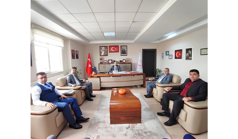 İl Müdürümüz Hüseyin Güçlü, Uluborlu Belediye Başkanı Ahmet Oğuz Bakır ve beraberindeki heyet ile bir görüşme gerçekleştirdi.