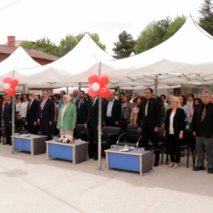 Eskişehir Aile ve Sosyal Hizmetler İl Müdürlüğümüze bağlı Çocuk Hakları İl Komitesi ve Çocuk Kuruluşlarımızın katkılarıyla 23 Nisan şenliği düzenlendi. - fotoğraf 3