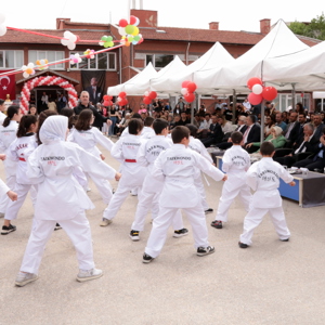 Eskişehir Aile ve Sosyal Hizmetler İl Müdürlüğümüze bağlı Çocuk Hakları İl Komitesi ve Çocuk Kuruluşlarımızın katkılarıyla 23 Nisan şenliği düzenlendi. - fotoğraf 18