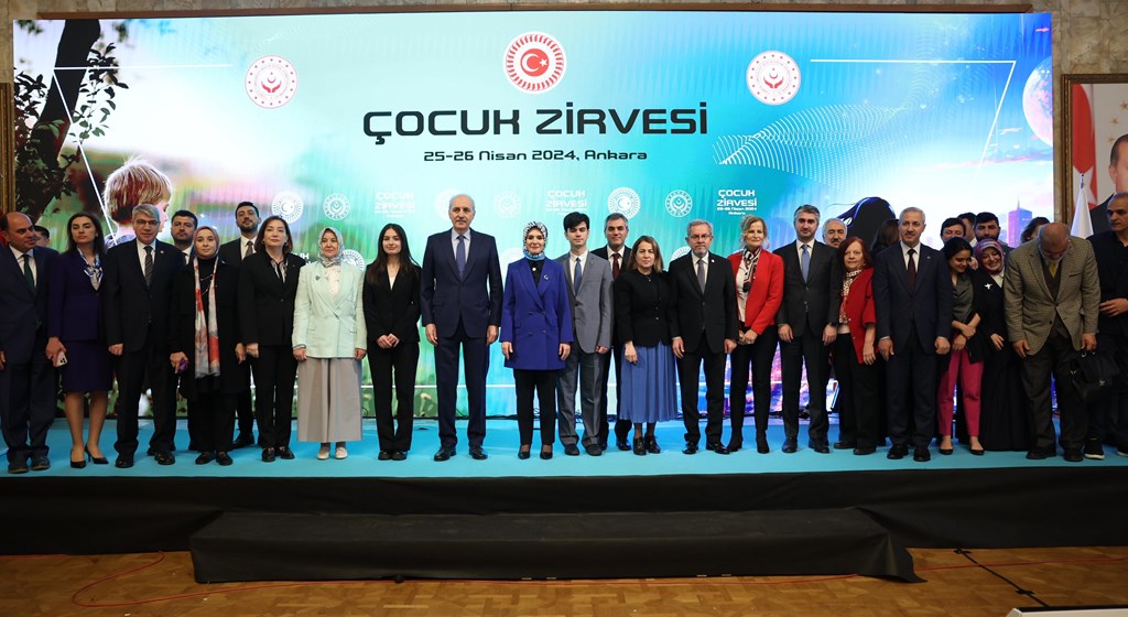 Bakanımız Mahinnur Özdemir Göktaş Çocuk Zirvesi’ne Katıldı