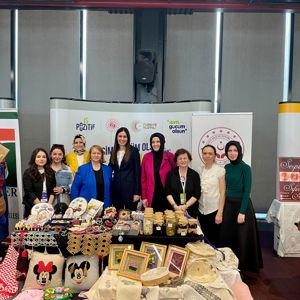 Kadın İstihdam Sistemi İş-Pozitif Tanıtım Programı ve İstihdam Fuarı Gerçekleştirildi - fotoğraf 2