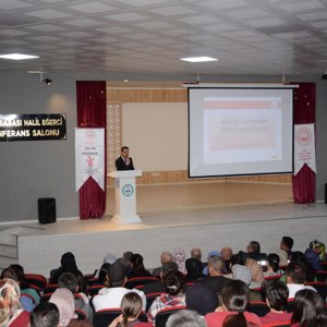 "AİLE İÇİ İLETİŞİMİN TEMEL UNSURLARI" VE "EVLİLİK ÇATIŞMASINA SEBEP OLAN FAKTÖRLER VE ÇÖZÜM ÖNERİLERİ" İÇERİKLİ SUNUM GERÇEKLEŞTİRİLDİ - fotoğraf 1