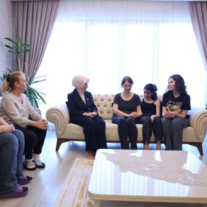 Aile ve Sosyal Hizmetler Bakanımız Göktaş'tan şehit kızına sürpriz ziyaret - fotoğraf 5