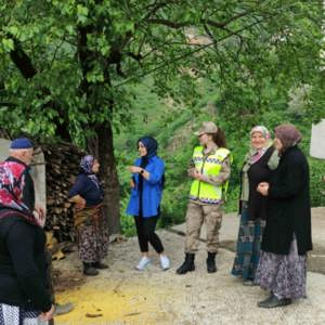 "KADINA ŞİDDETİ DURDURMAK İÇİN: ŞÖNİM VE JANDARMA İŞ BİRLİĞİNDE TOPLUMU BİLİNÇLENDİRİYORUZ! - fotoğraf 1