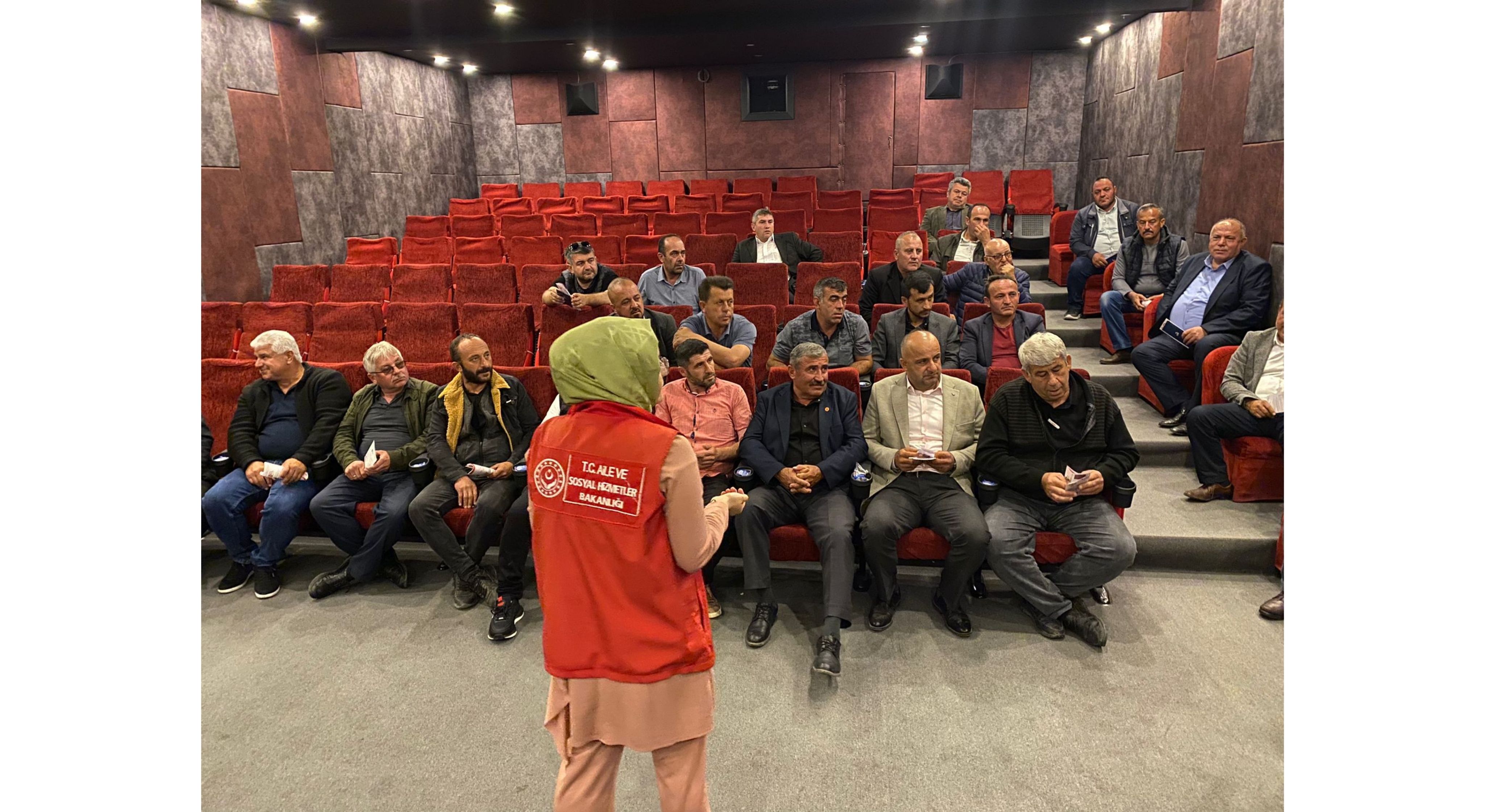 Şarkikaraağaç ilçemizde muhtarlarımız ile seminerde buluştuk