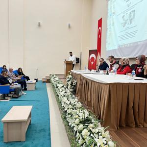 SOSYAL HİZMET ALANINDA İŞBİRLİĞİ: AİLE VE SOSYAL HİZMETLER İL MÜDÜRLÜĞÜ İLE GÜMÜŞHANE ÜNİVERSİTESİ SOSYOLOJİ BÖLÜMÜ ARASINDA SÖYLEŞİ PROGRAMI - fotoğraf 3