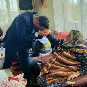 İl Müdürü Harun TOHUMCU Huzurevinde kalan Yaşlıların ve Şehit Annelerinin Anneler Gününü Kutladı.  - fotoğraf 3
