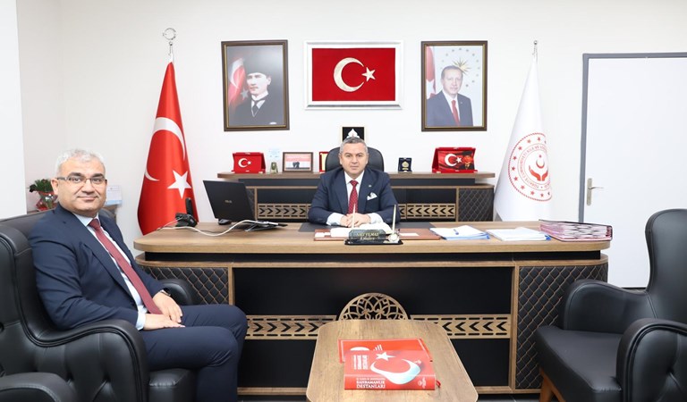Adana Aile ve Sosyal Hizmetler İl Müdürü Mustafa GÖKBOĞA, İl Müdürümüz Naci YILMAZ'a hayırlı olsun ziyaretinde bulundu.