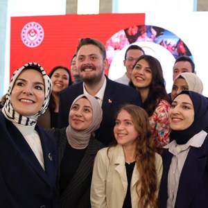 Aile ve Sosyal Hizmetler Bakanımız Göktaş, Ailenin Korunması ve Güçlendirilmesi Vizyon Belgesi ve Eylem Planı'nı Tanıttı - fotoğraf 3