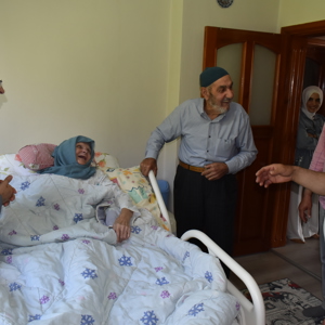 74 Yıllık Aile Birlikteliğini Huzur ve Mutlulukla Sürdüren AYDOĞDU Çiftini Ziyaret Ettik - fotoğraf 5