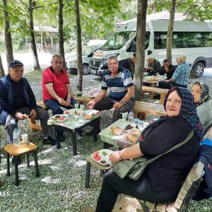 İnegöl Fatma Göztepe Huzurevi Sakinleri İçin Sadağı Kanyonu'na Sağlık ve Doğa Gezisi - fotoğraf 5
