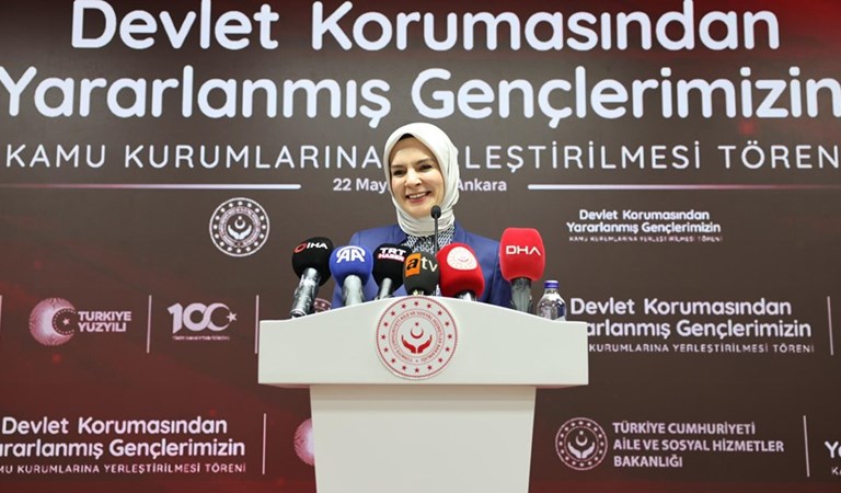 Bakanımız Mahinur Özdemir Göktaş Devlet Korumasından Yararlanmış Gençlerin Kamu Kurumlarına Yerleştirilmesi Kura Töreni’ne Katıldı