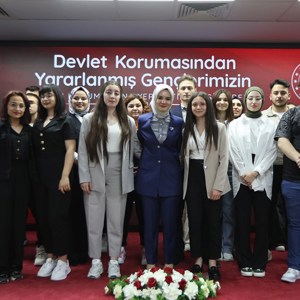 Bakanımız Mahinur Özdemir Göktaş Devlet Korumasından Yararlanmış Gençlerin Kamu Kurumlarına Yerleştirilmesi Kura Töreni’ne Katıldı - fotoğraf 3