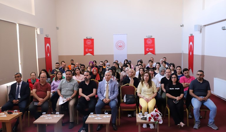 15-21 Mayıs Aile Haftası kapsamında personellerimize “Geçmişten Geleceğe Türk Aile Yapısı ve Karşılaşılan Tehditler” konulu söyleşi gerçekleştirilmiştir.