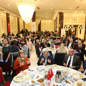 18 Mart Çanakkale Zaferi’nin 109. yıl dönümünü ve Şehitleri Anma Günü’nde Şehitlerimizin Emanetleri ve Gazilerimizle İftarda Bir Araya Geldik - fotoğraf 11