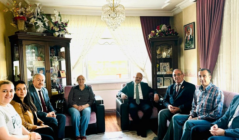 Valimiz Sayın Meftun Dallı Kahraman Kıbrıs Gazisi Hüseyin Mahmutoğlu’nu Ziyaret Etti